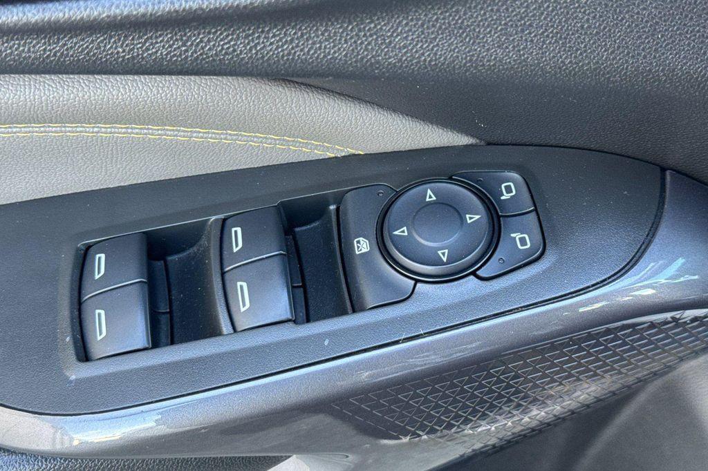 used 2025 Chevrolet Trax car, priced at $20,998