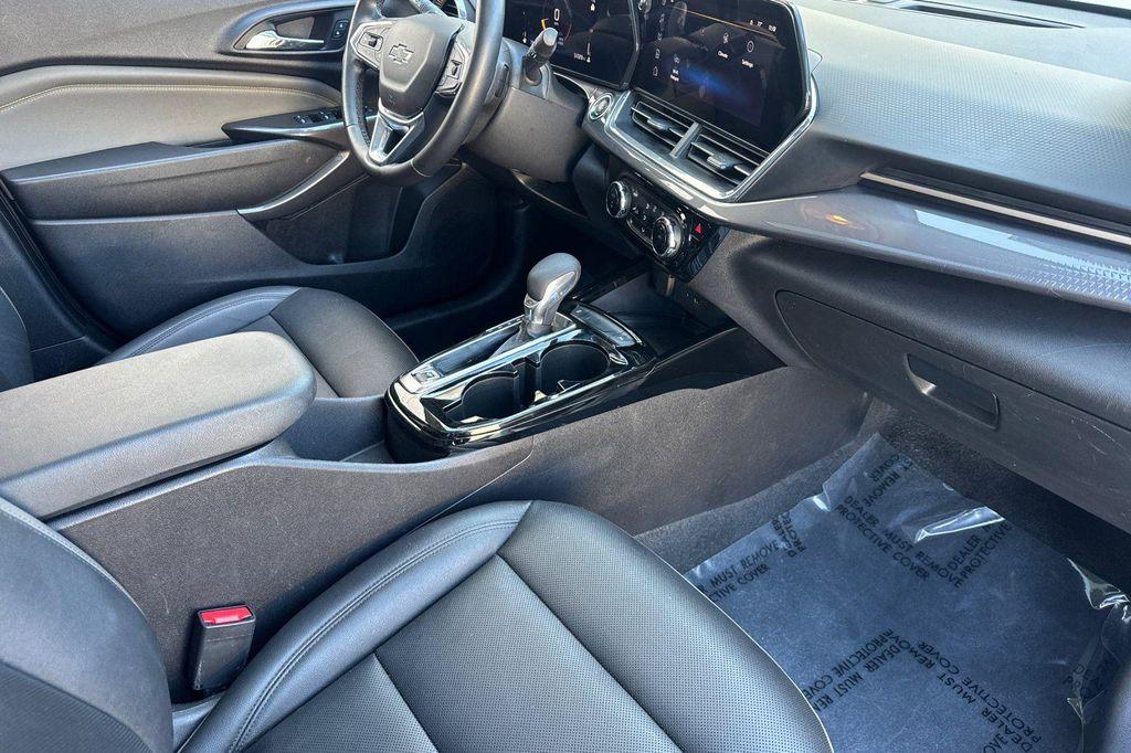 used 2025 Chevrolet Trax car, priced at $20,998
