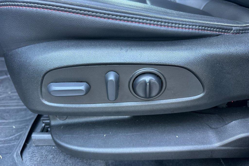 used 2022 Chevrolet Traverse car, priced at $32,798