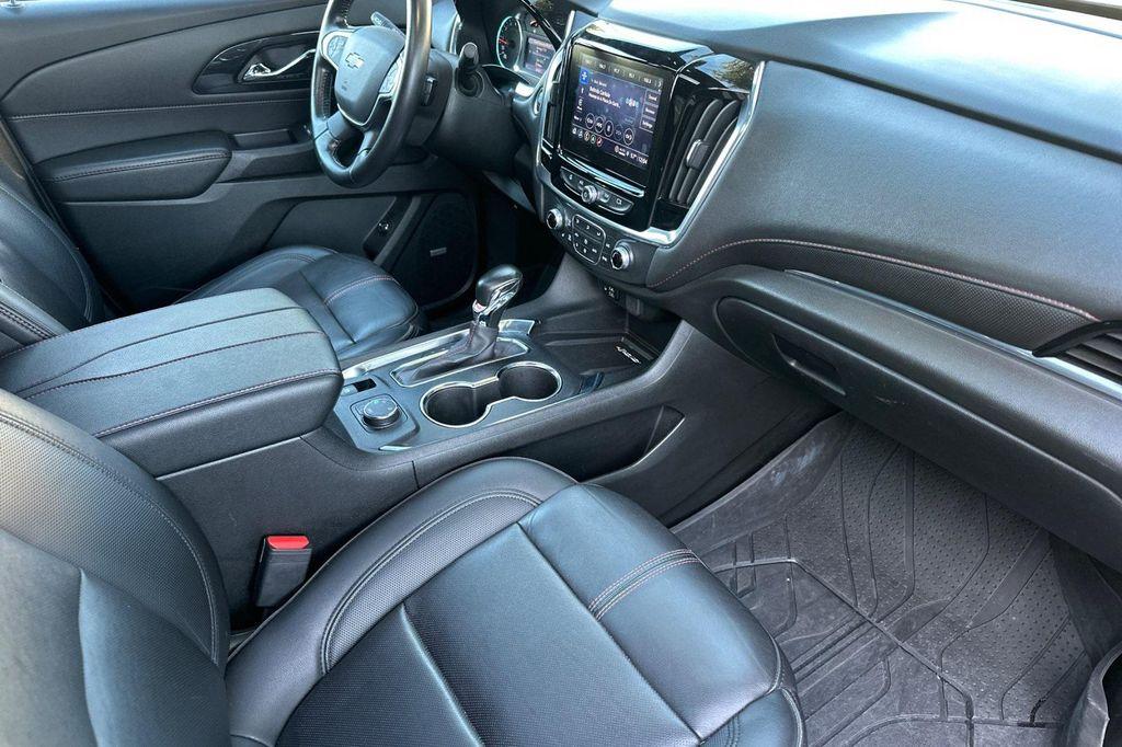 used 2022 Chevrolet Traverse car, priced at $32,798