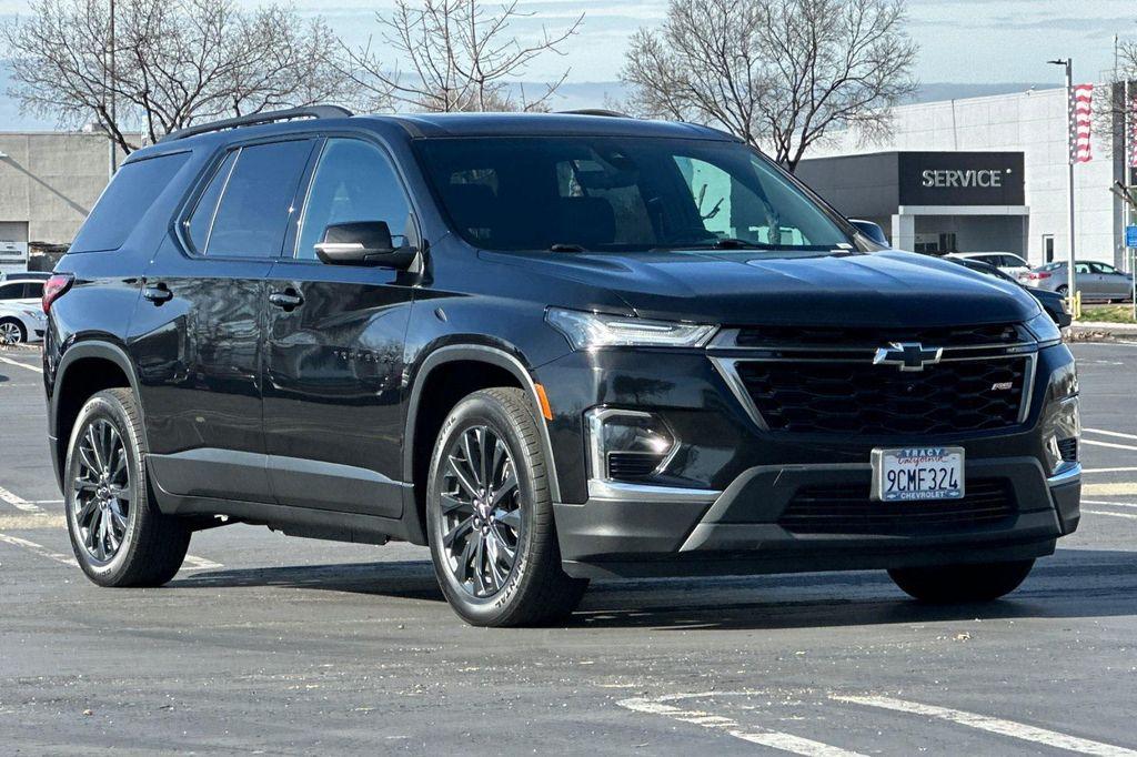 used 2022 Chevrolet Traverse car, priced at $32,798