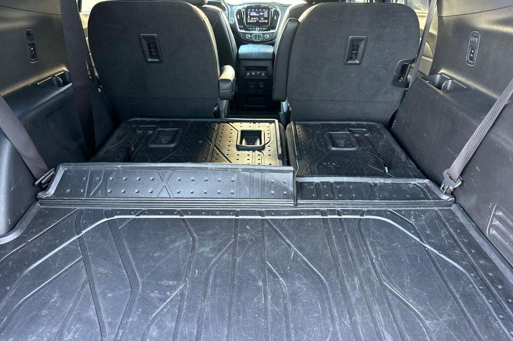 used 2022 Chevrolet Traverse car, priced at $32,798