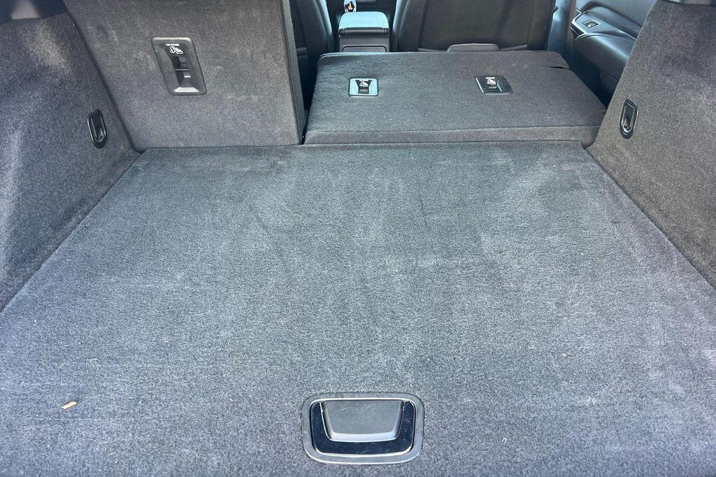 used 2025 Cadillac XT4 car, priced at $30,998