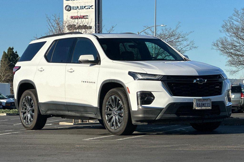 used 2022 Chevrolet Traverse car, priced at $25,798