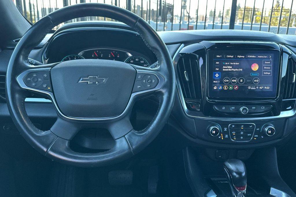 used 2022 Chevrolet Traverse car, priced at $25,798