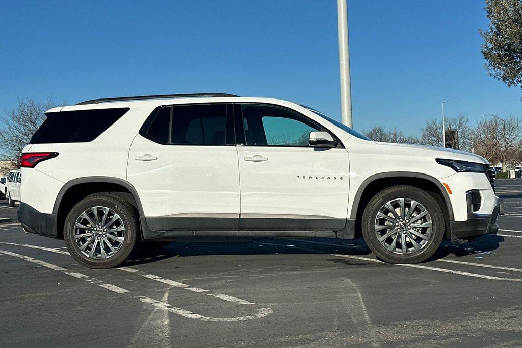 used 2022 Chevrolet Traverse car, priced at $25,798