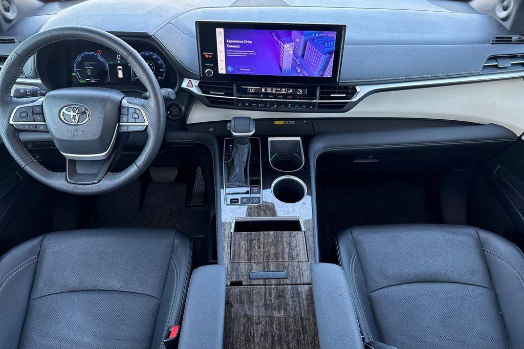 used 2025 Toyota Sienna car, priced at $51,998
