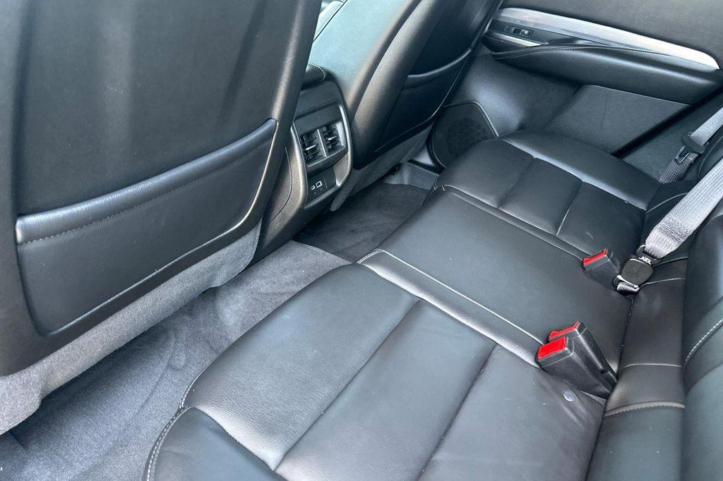 used 2024 Cadillac XT4 car, priced at $27,998