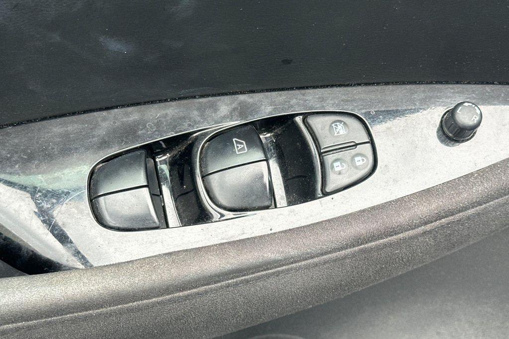 used 2013 Nissan Leaf car, priced at $4,598