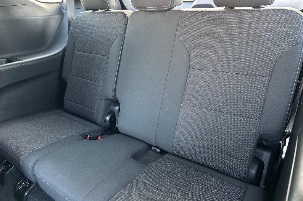 used 2024 Chevrolet Traverse car, priced at $33,998