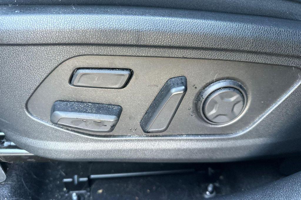 used 2023 Kia Sorento Plug-In Hybrid car, priced at $35,798