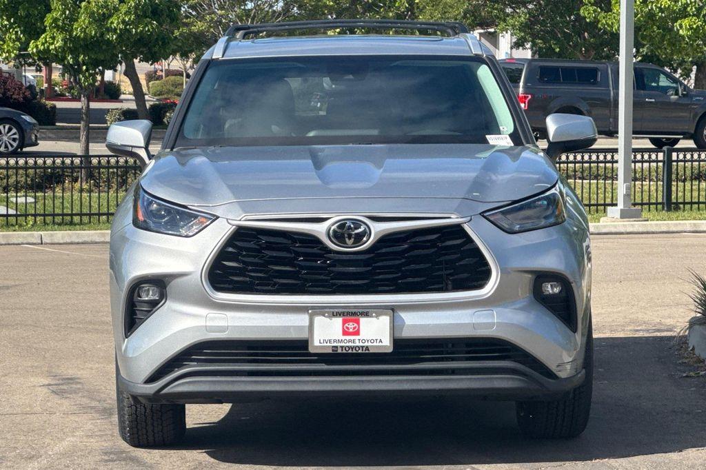 used 2022 Toyota Highlander car, priced at $29,698
