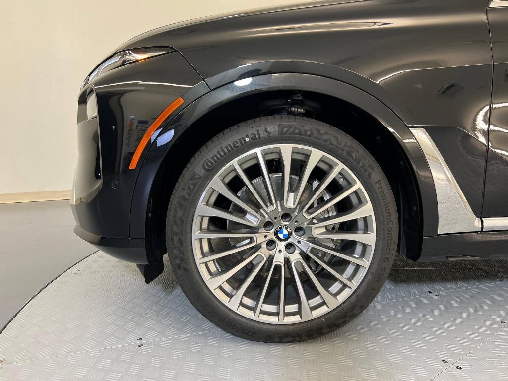 new 2026 BMW X7 car, priced at $95,105