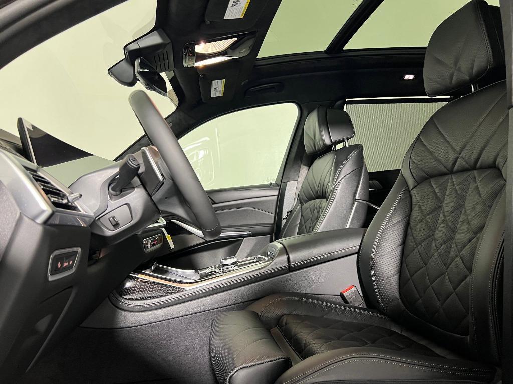 new 2026 BMW X7 car, priced at $98,550