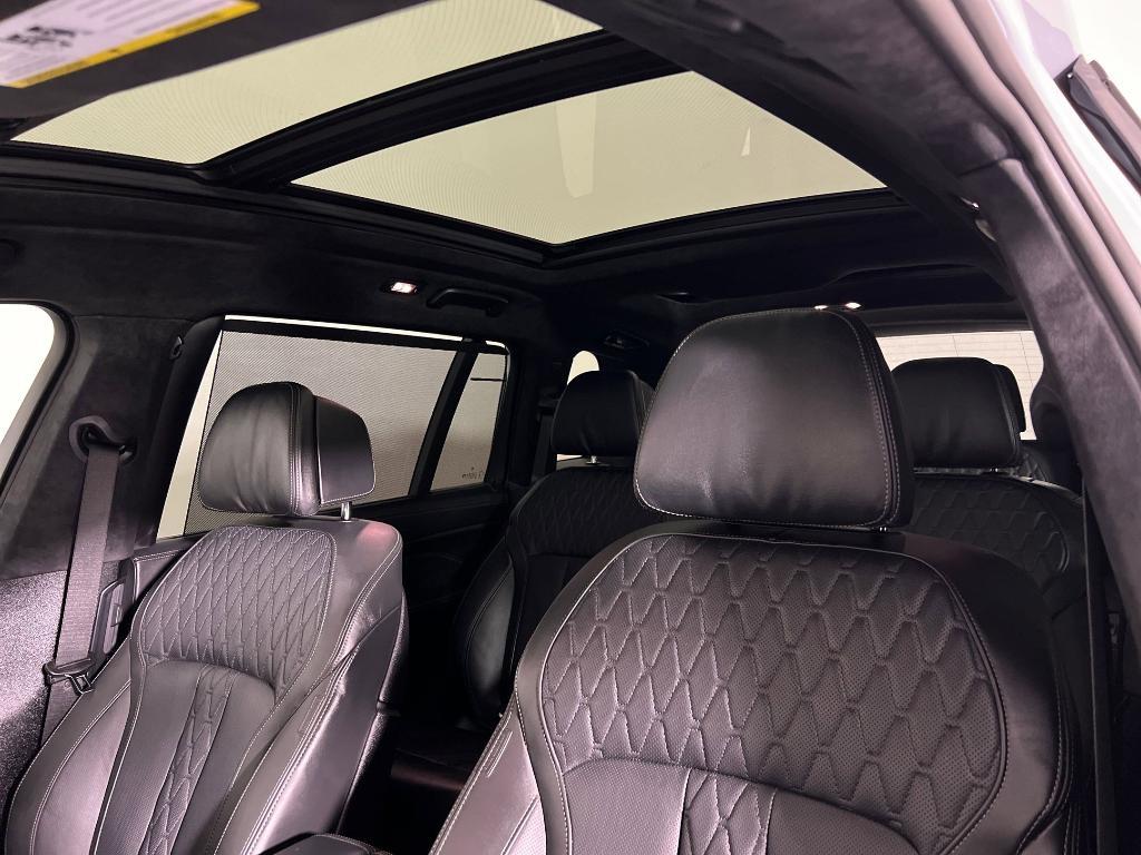 new 2026 BMW X7 car, priced at $124,085