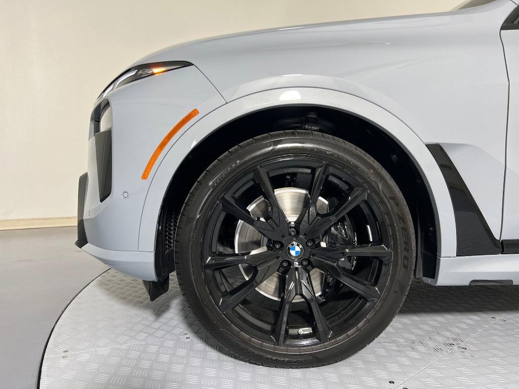 new 2026 BMW X7 car, priced at $124,085
