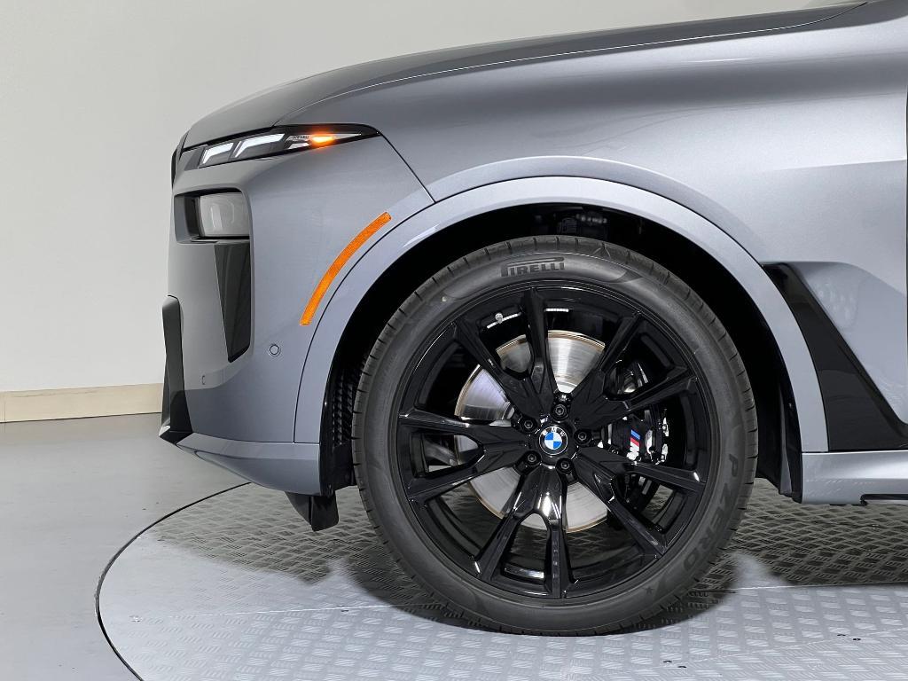new 2026 BMW X7 car, priced at $98,910