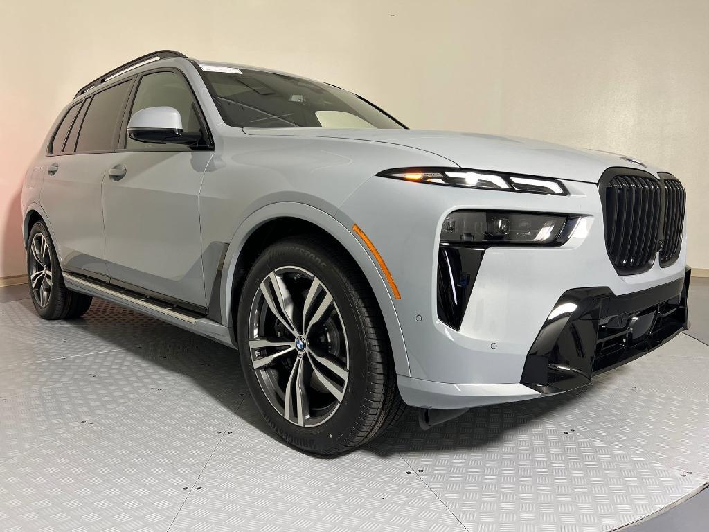 new 2026 BMW X7 car, priced at $100,685