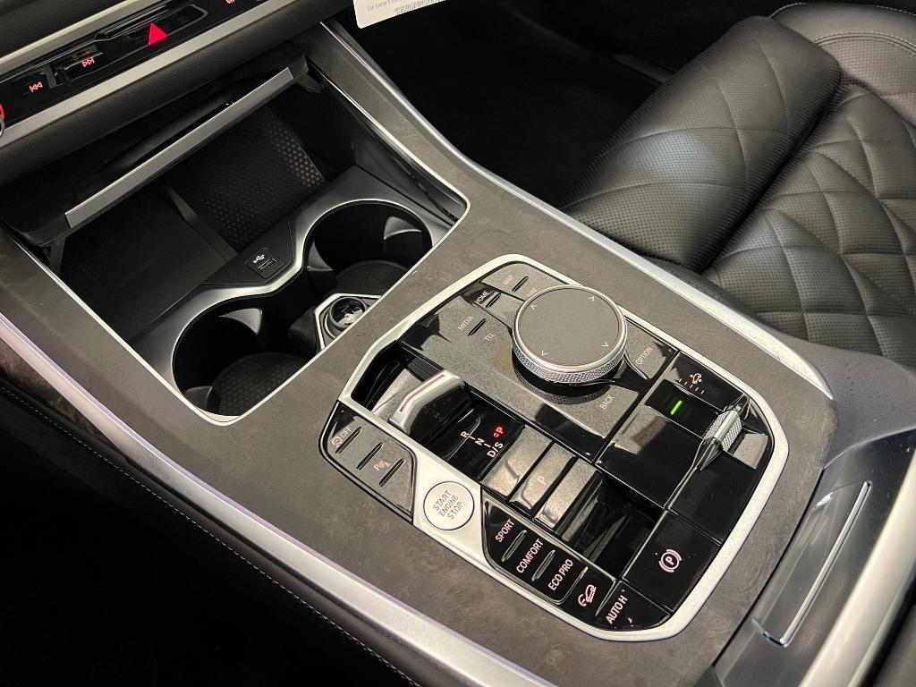 new 2026 BMW X7 car, priced at $93,350