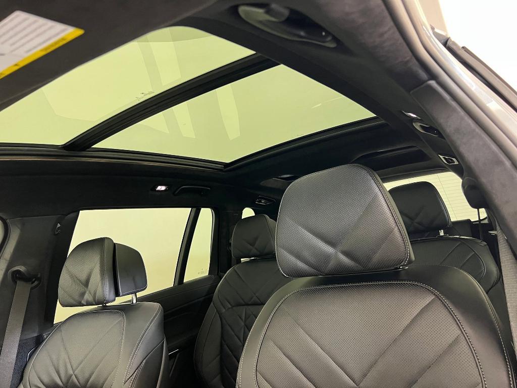 new 2026 BMW X7 car, priced at $93,350