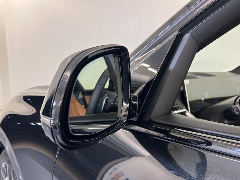 new 2026 BMW X7 car, priced at $97,435