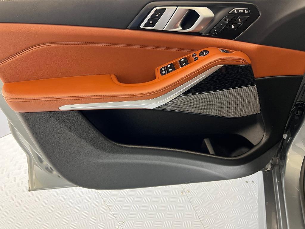 new 2026 BMW X7 car, priced at $103,580