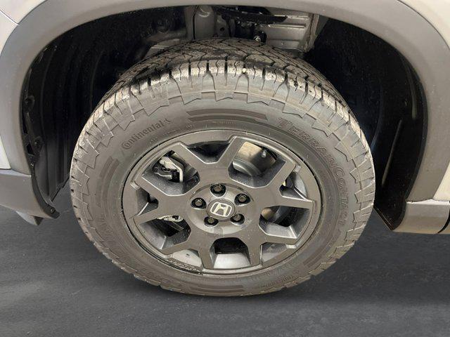 new 2025 Honda Pilot car, priced at $50,850