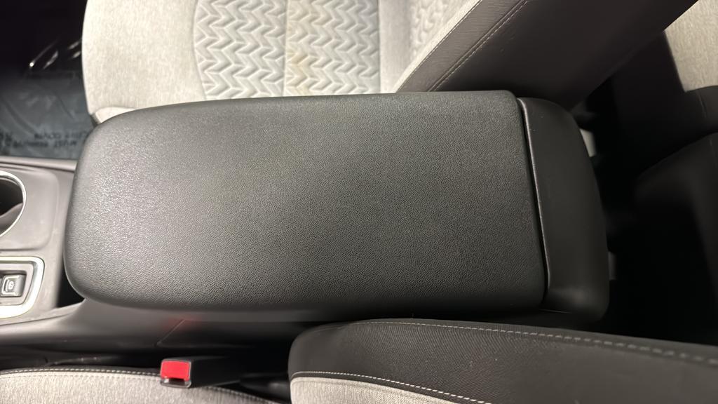 used 2023 Chevrolet Equinox car, priced at $18,257