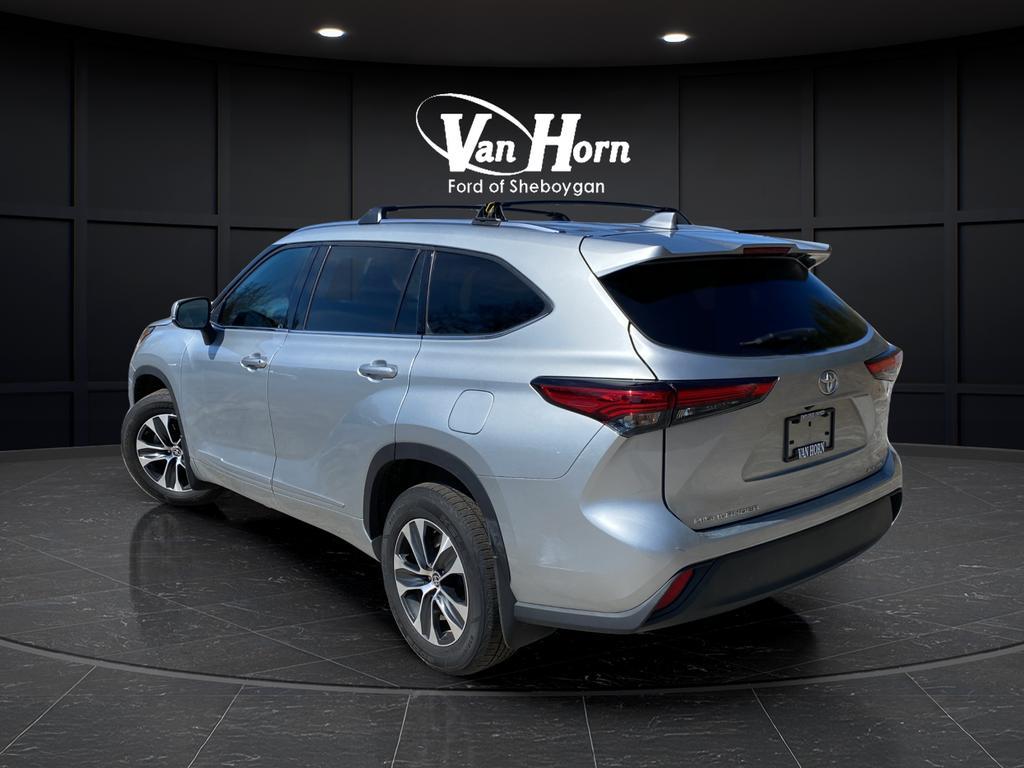 used 2020 Toyota Highlander car, priced at $29,657