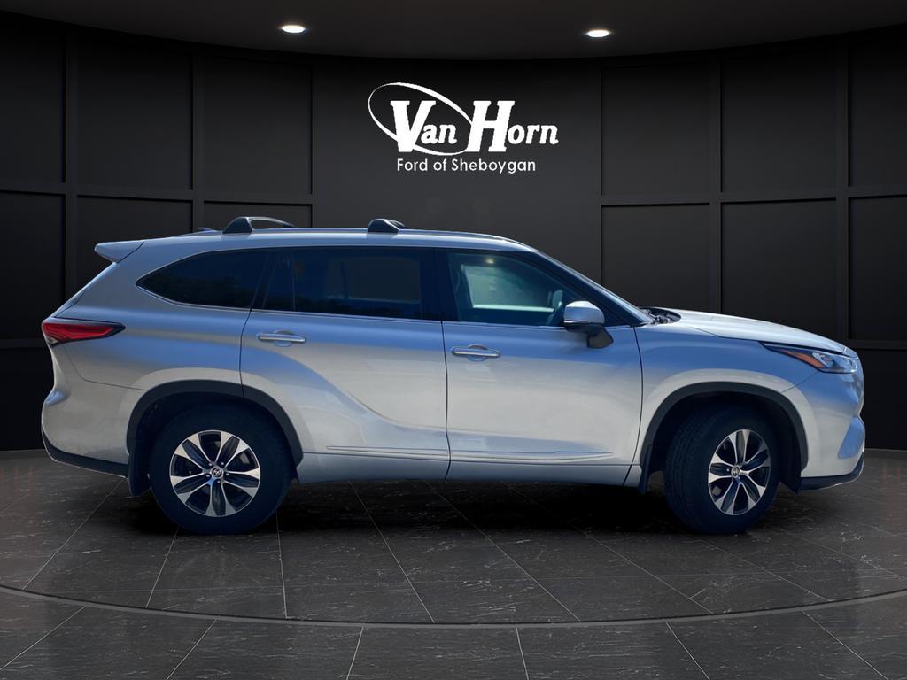 used 2020 Toyota Highlander car, priced at $29,657