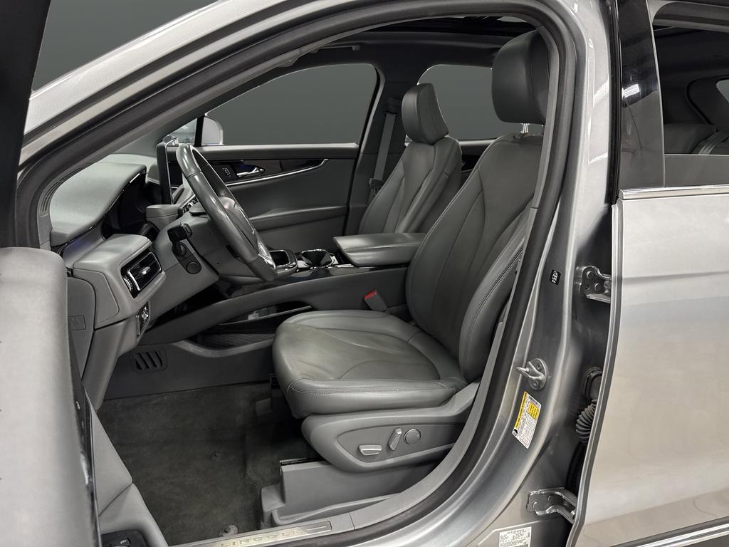 used 2022 Lincoln Nautilus car, priced at $30,233