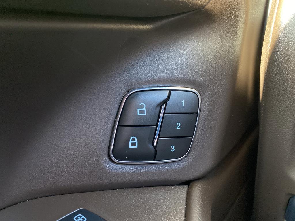 used 2023 Ford Expedition car, priced at $59,470