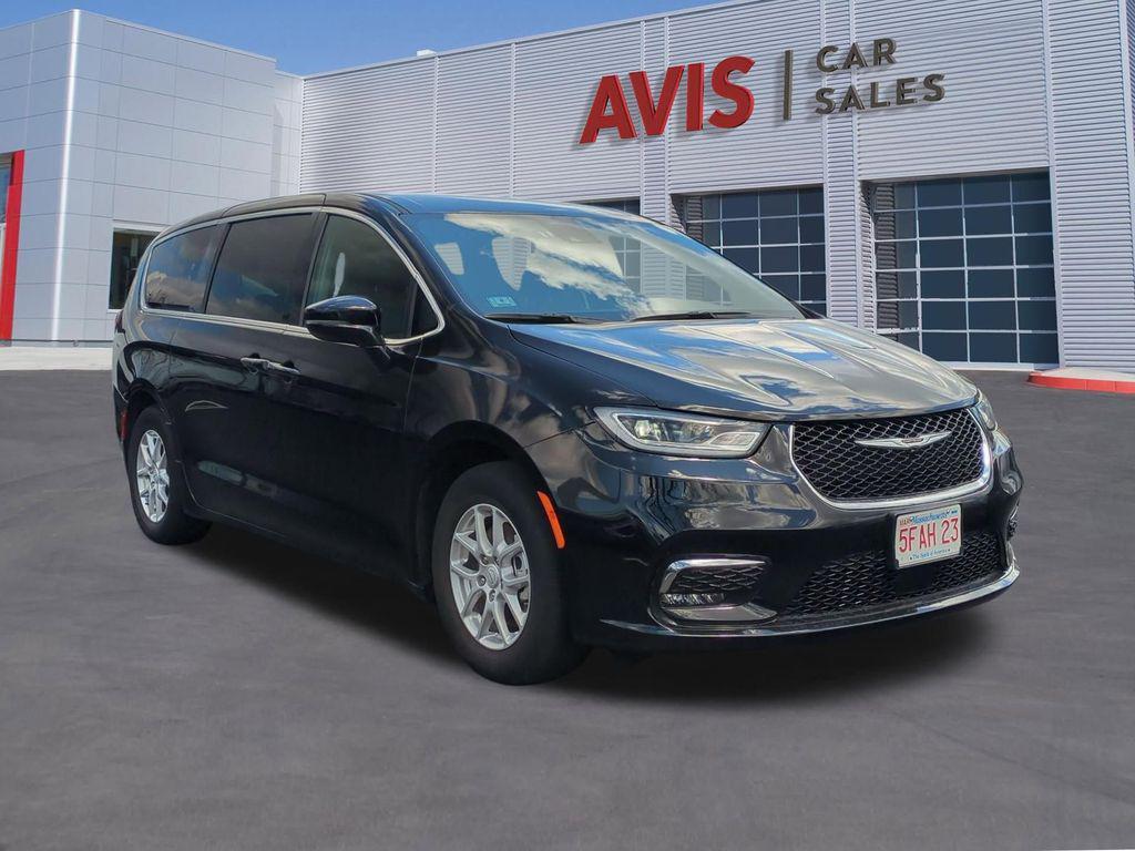 used 2025 Chrysler Pacifica car, priced at $28,929