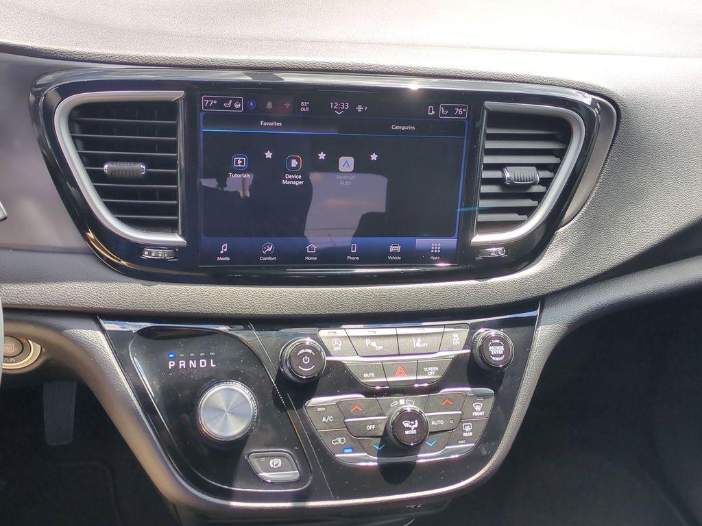 used 2025 Chrysler Pacifica car, priced at $28,929