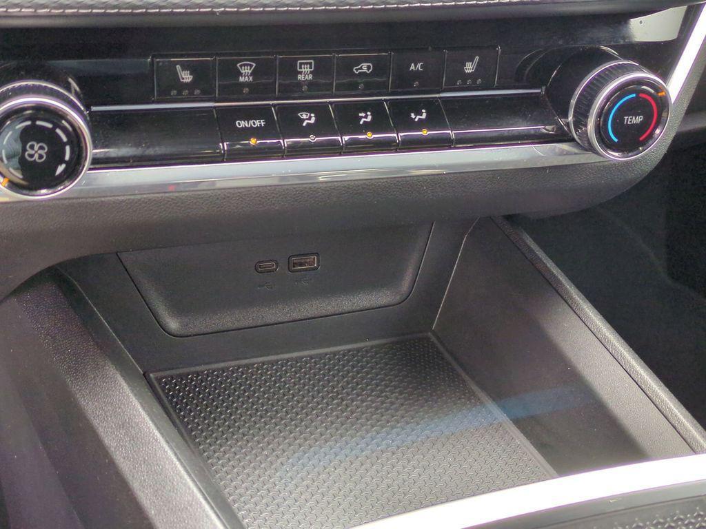 used 2025 Chevrolet Equinox car, priced at $25,999