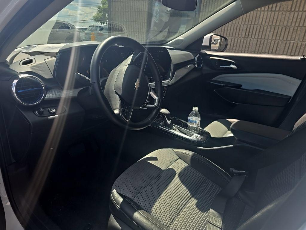 used 2025 Chevrolet Trax car, priced at $18,989
