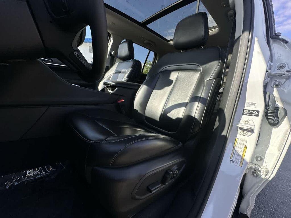 used 2023 Jeep Grand Cherokee car, priced at $30,999