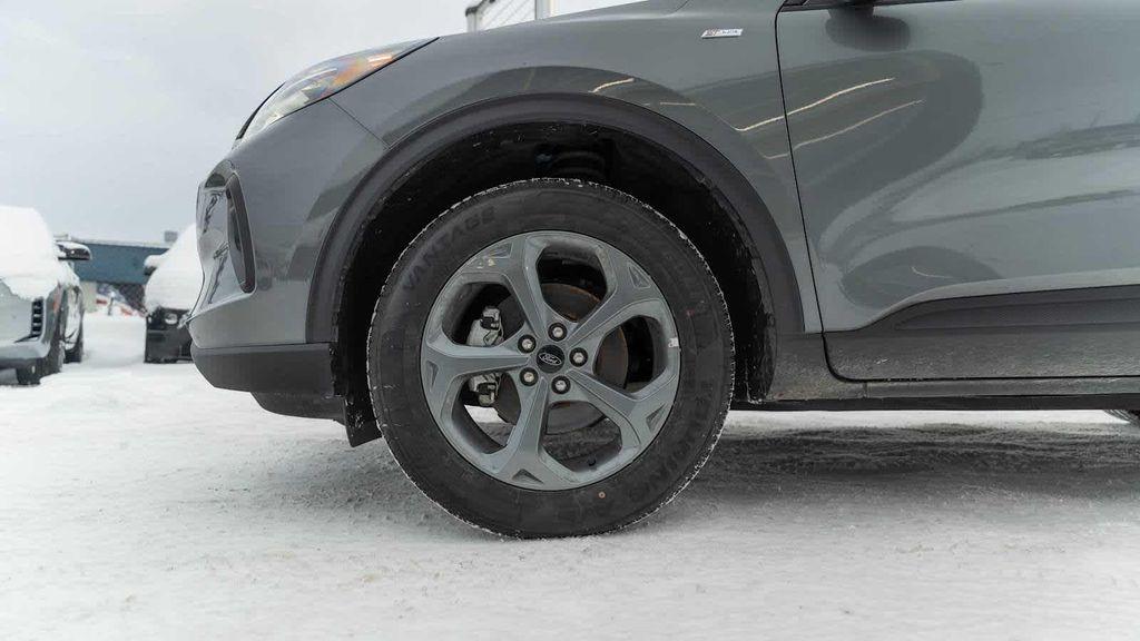 used 2025 Ford Escape car, priced at $26,999