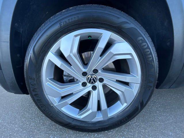 used 2020 Volkswagen Atlas Cross Sport car, priced at $24,995