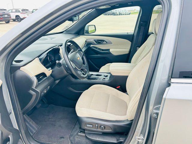used 2023 Chevrolet Traverse car, priced at $26,900