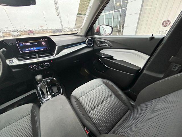 used 2025 Chevrolet Trax car, priced at $23,552