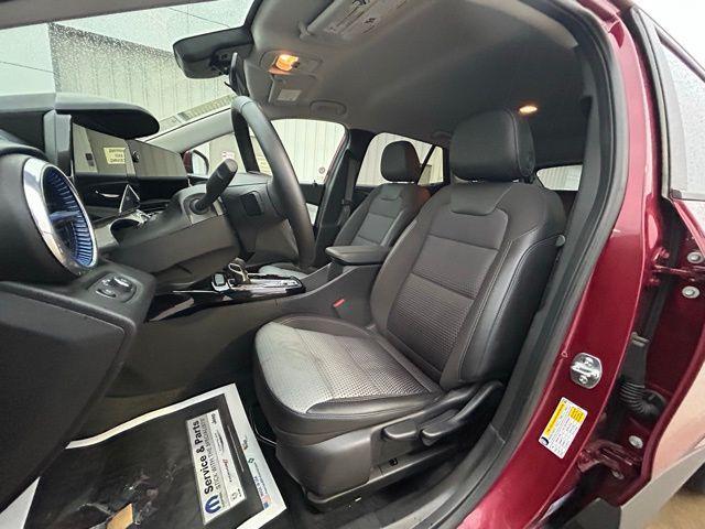 used 2025 Chevrolet Trax car, priced at $23,552