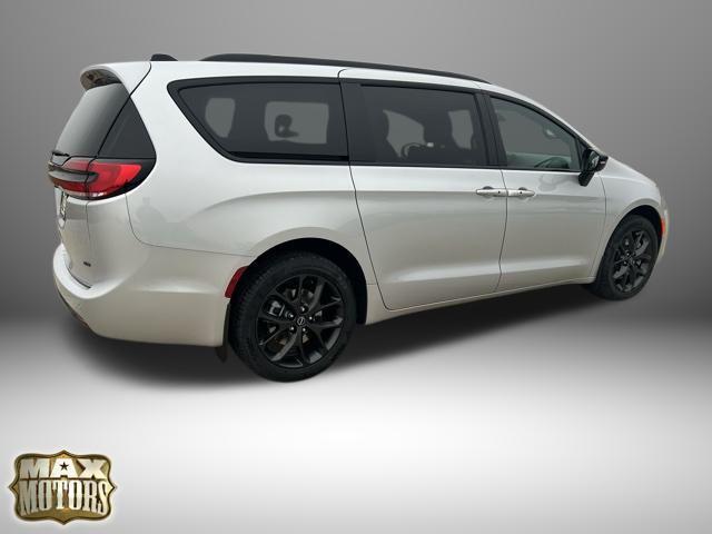 new 2026 Chrysler Pacifica car, priced at $47,648
