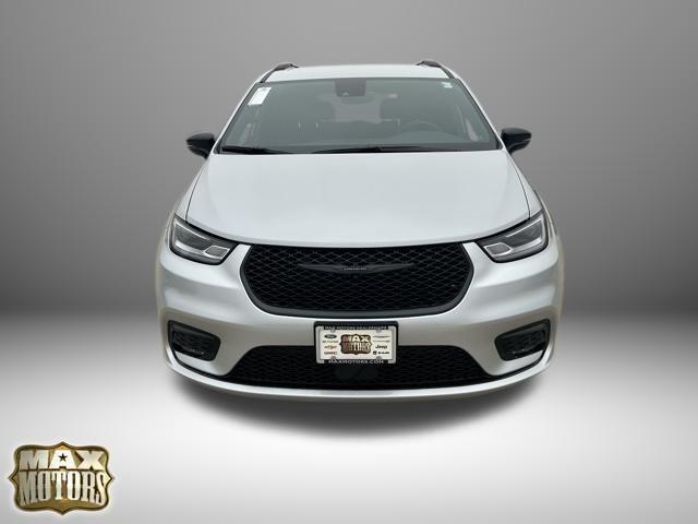 new 2026 Chrysler Pacifica car, priced at $47,648