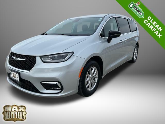 used 2024 Chrysler Pacifica car, priced at $27,994