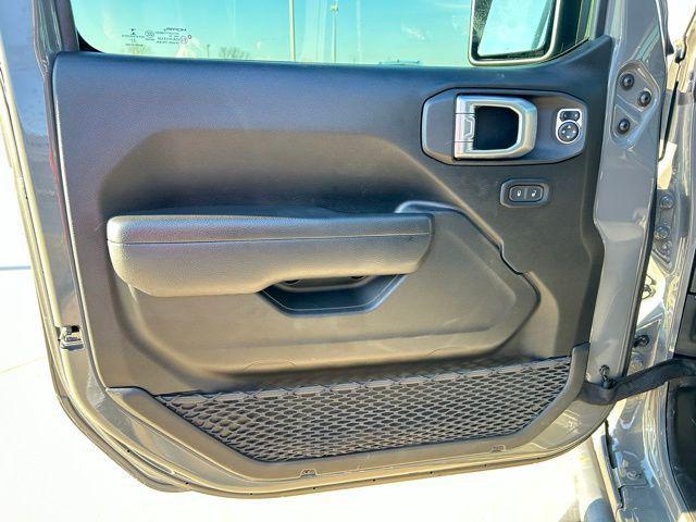 used 2022 Jeep Gladiator car, priced at $30,991