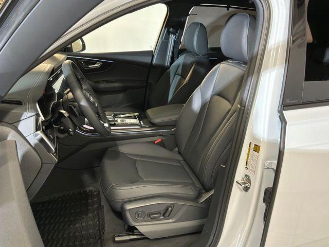 new 2026 Audi Q7 car, priced at $72,095