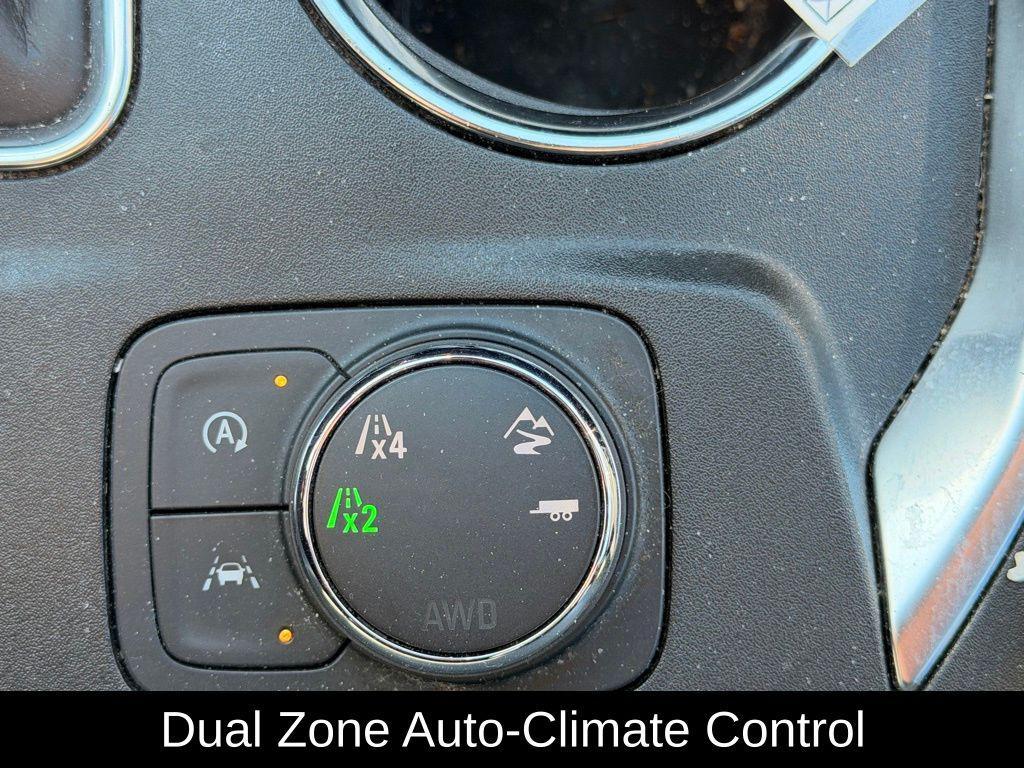 used 2023 Chevrolet Traverse car, priced at $32,000