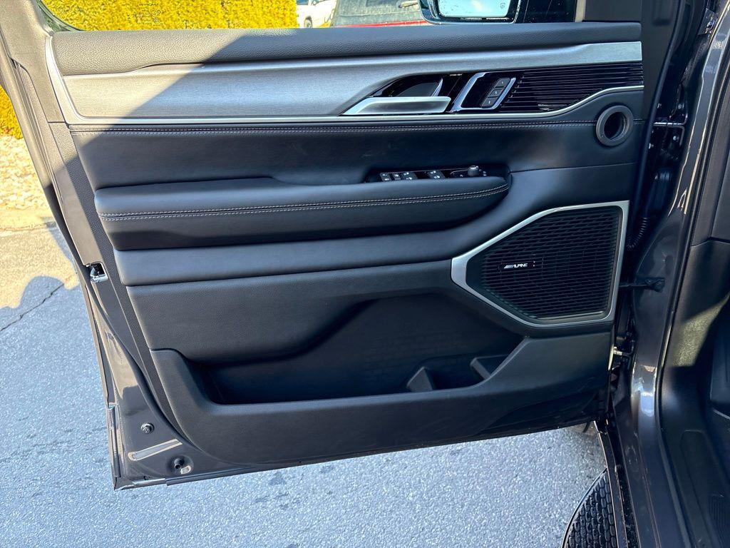 new 2026 Jeep Grand Wagoneer L car, priced at $77,475