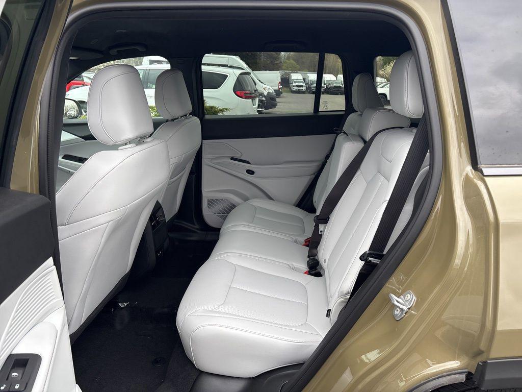 new 2026 Jeep Cherokee car, priced at $39,585